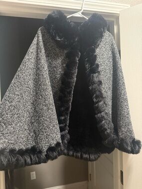 Vince Camuto Black & Gray Faux Fur-Trim Cape
